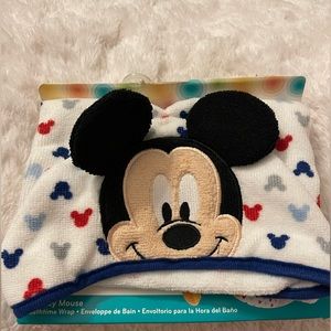 Mickey Mouse bath time Wrap